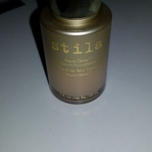 Stila Aqua Glow foundation Fair Light